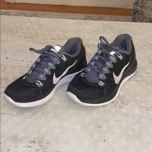 Black Nike Lunarlon training shoes